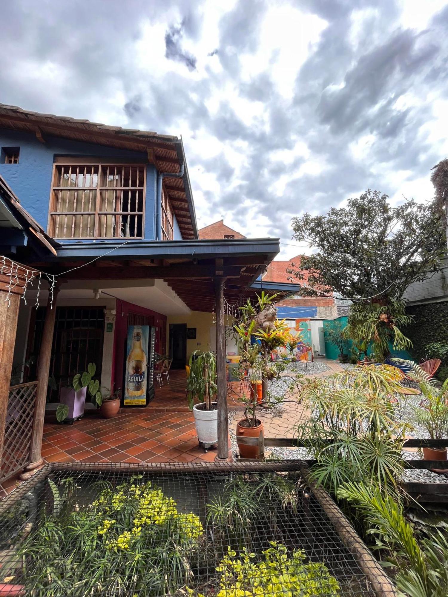 Yolo Hostel Medellin Exterior photo