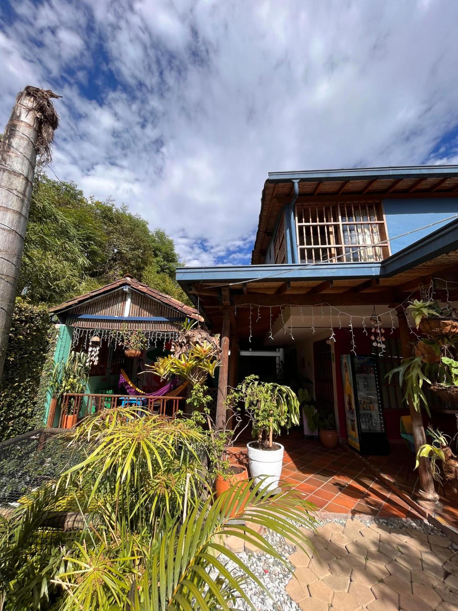 Yolo Hostel Medellin Exterior photo