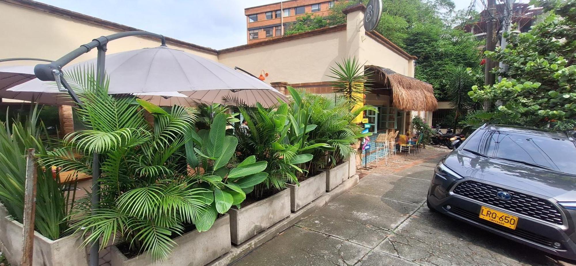 Yolo Hostel Medellin Exterior photo